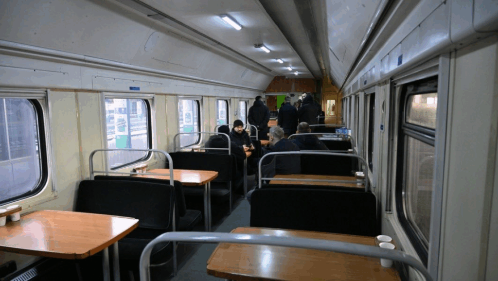Вагон Незламності всередині