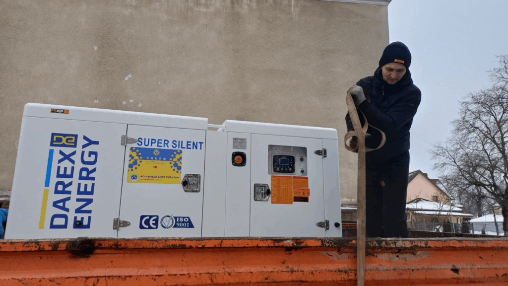 Ходорівська перша школа отримала генератор від Тайваню