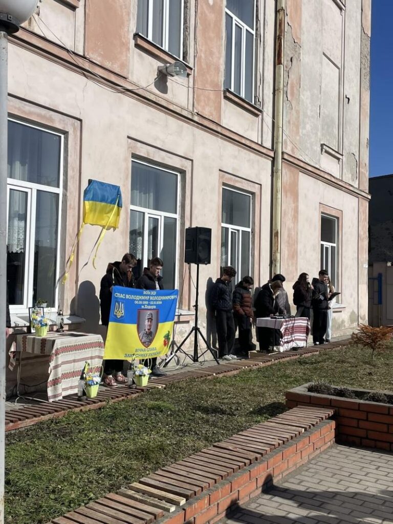 Ходорів Сьогодні | У Ходорові вшанували пам’ять загиблого Героя