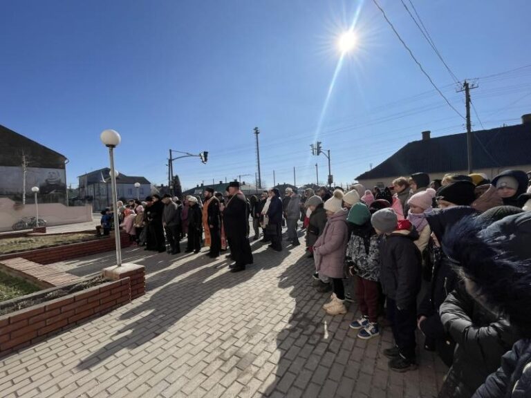 Ходорів Сьогодні | У Ходорові вшанували пам’ять загиблого Героя