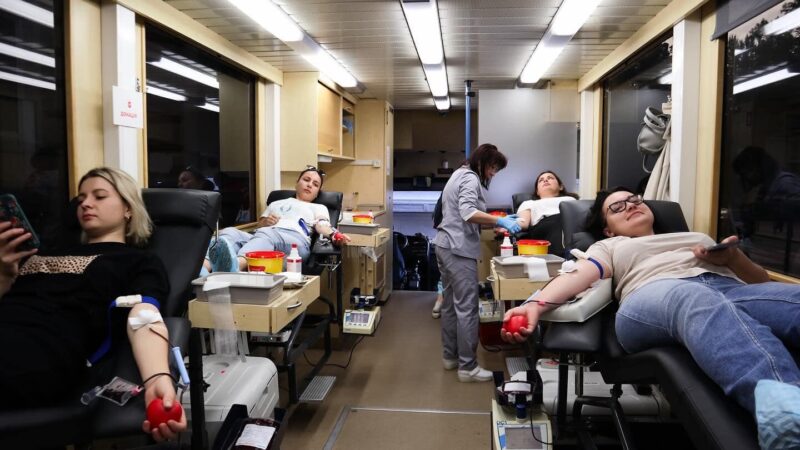 мобільний автобус для забору донорської крові